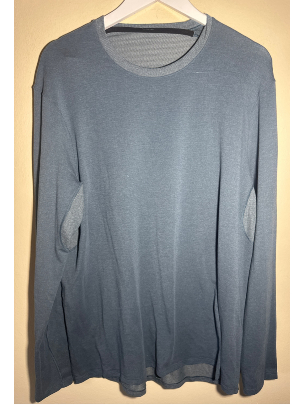 Lululemon Long Sleeve Tee, Size XL Blue 23” PTP
